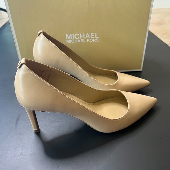 Tan Michael Kors Heels – Size 6.5 - Picture 4 of 6